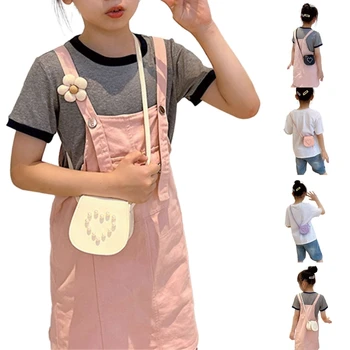 Kids Girl Princess Crossbody чанта Мека PU кожа плътен цвят регулируема мини квадратна чанта за рамо за деца на възраст 3-10 години